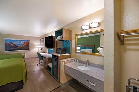 2 Queen Beds Suite Nonsmoking