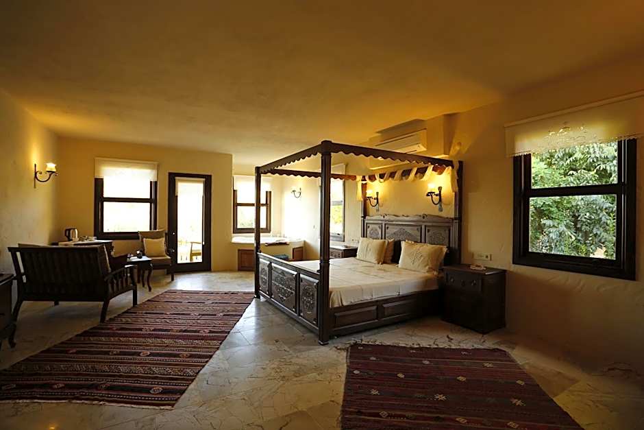 Mandarin & Mango Boutique Hotel