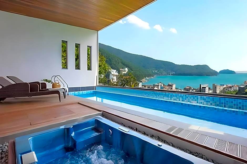 Friemily Pool Villa & Hotel