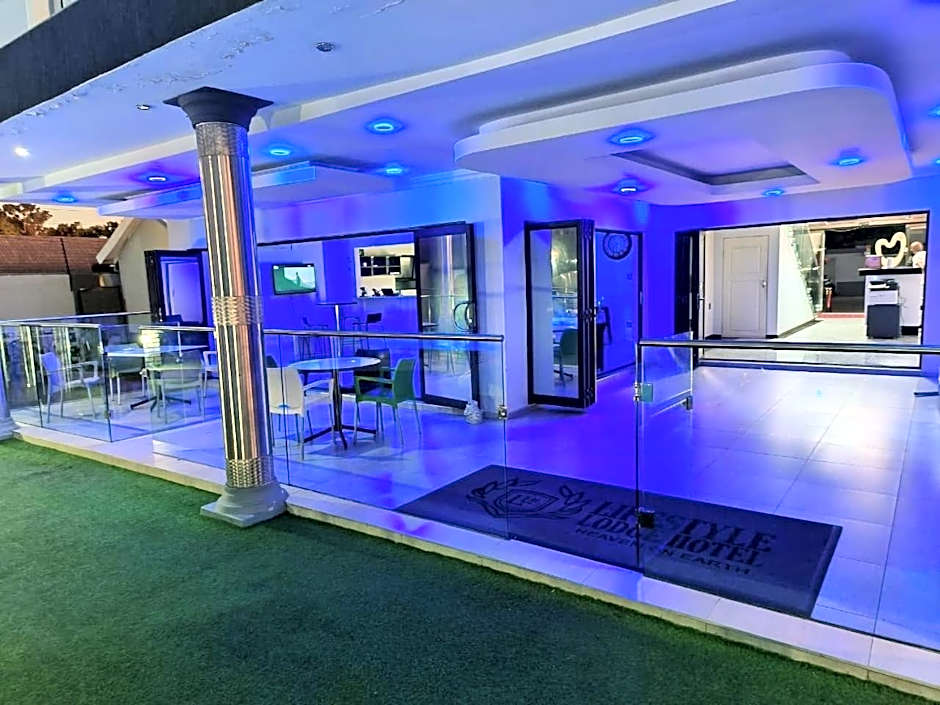 Lifestyle Lodge Hotel