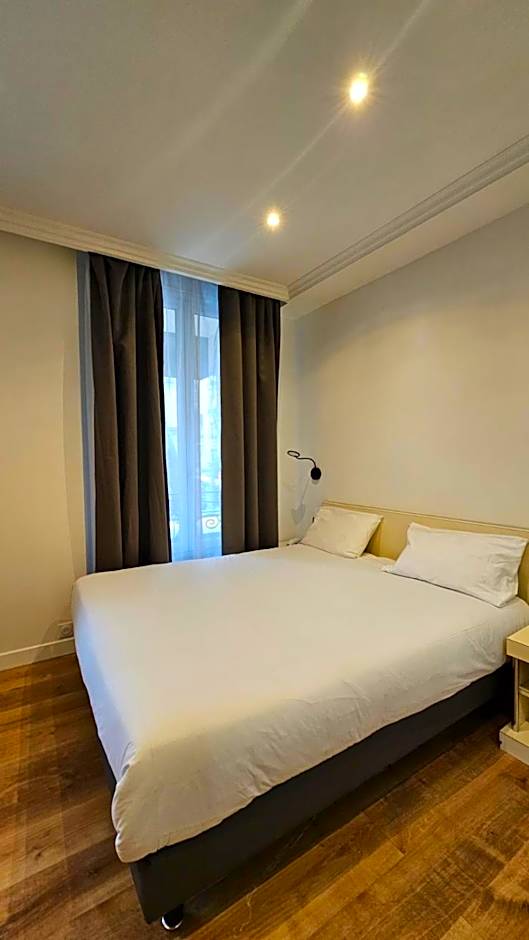 Panam Hotel GAMBETTA- Place Gambetta-Mairie du 20 emme