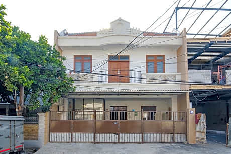 Mono Coliving Kertajaya Syariah, SBY