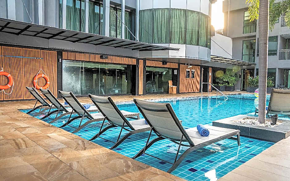 Solitaire Bangkok Sukhumvit 11