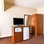 Econo Lodge Inn & Suites East Houston I-10