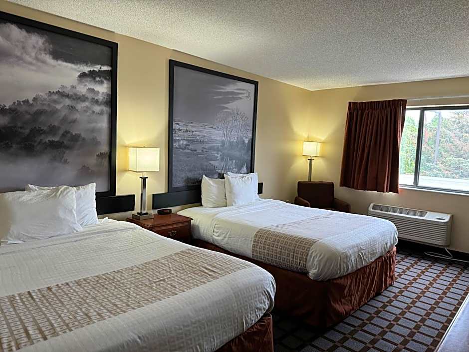 Super 8 by Wyndham Mason City