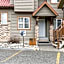 Ski In & 15 Minute Walk to the Lifts Hot Tub AC Pet Friendly