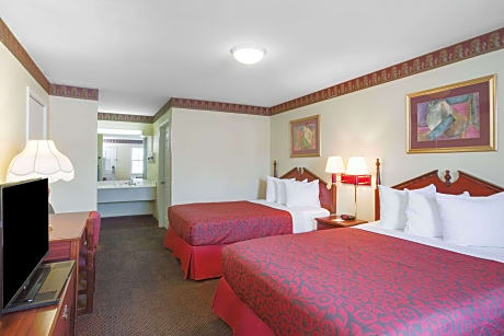 2 Queen Beds Mobility Accessible Room Non-Smoking