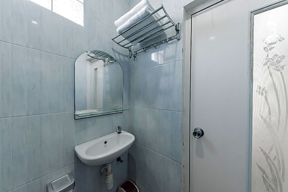 RedDoorz near Pasar Baru Bandung