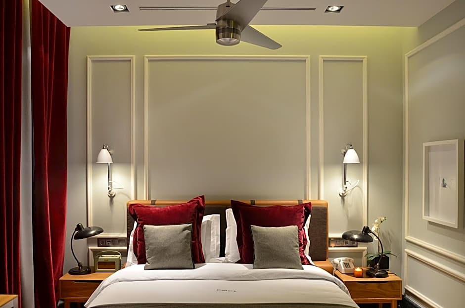 Browns Central Hotel