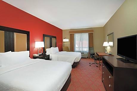 2 Queens Premium W/In-Room Drinks-Snacks