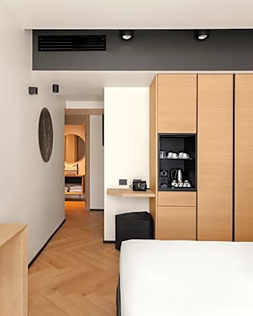 Deluxe Double Room with Balcony and Sea View