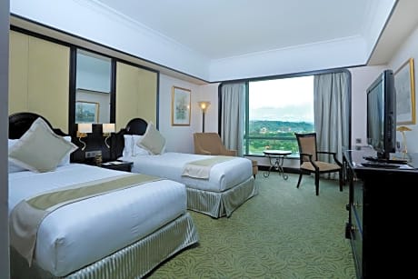 Package - Deluxe Double or Twin Room with Sea View