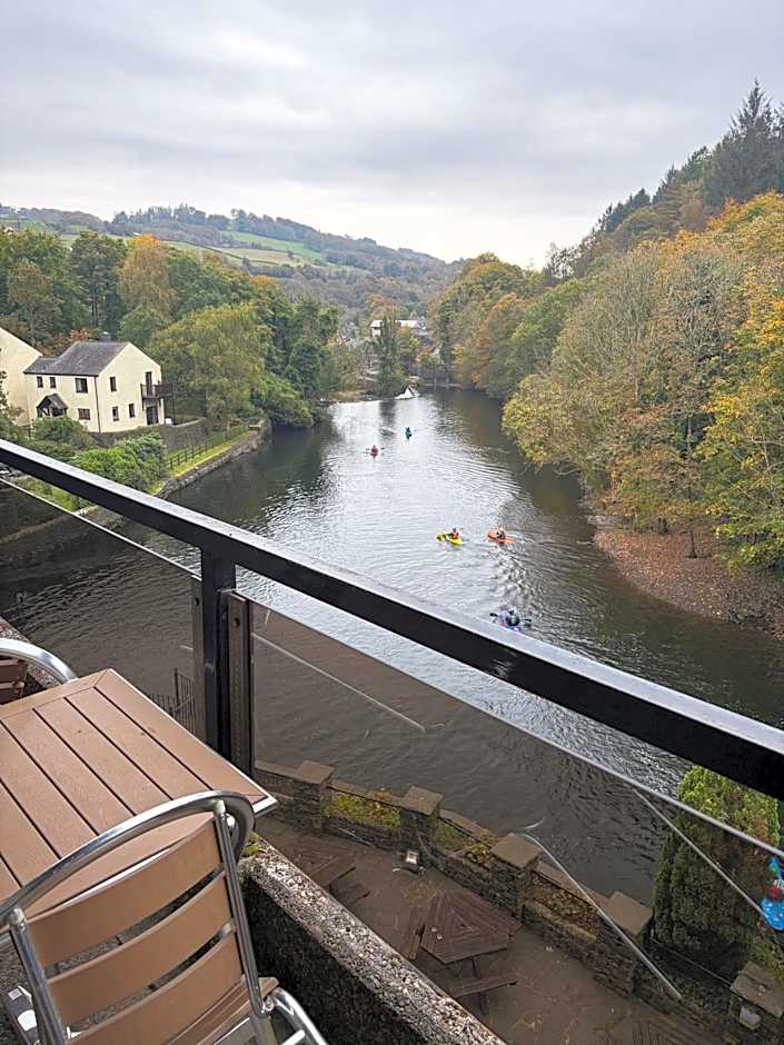 Whitewater Hotel & Spa