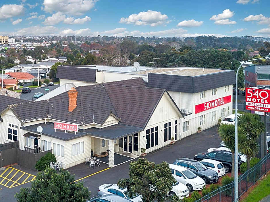 540 on Great South Motel