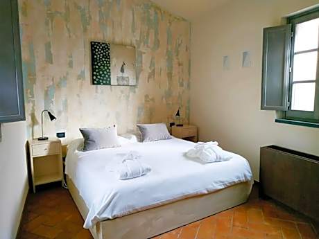Suite with Garden View