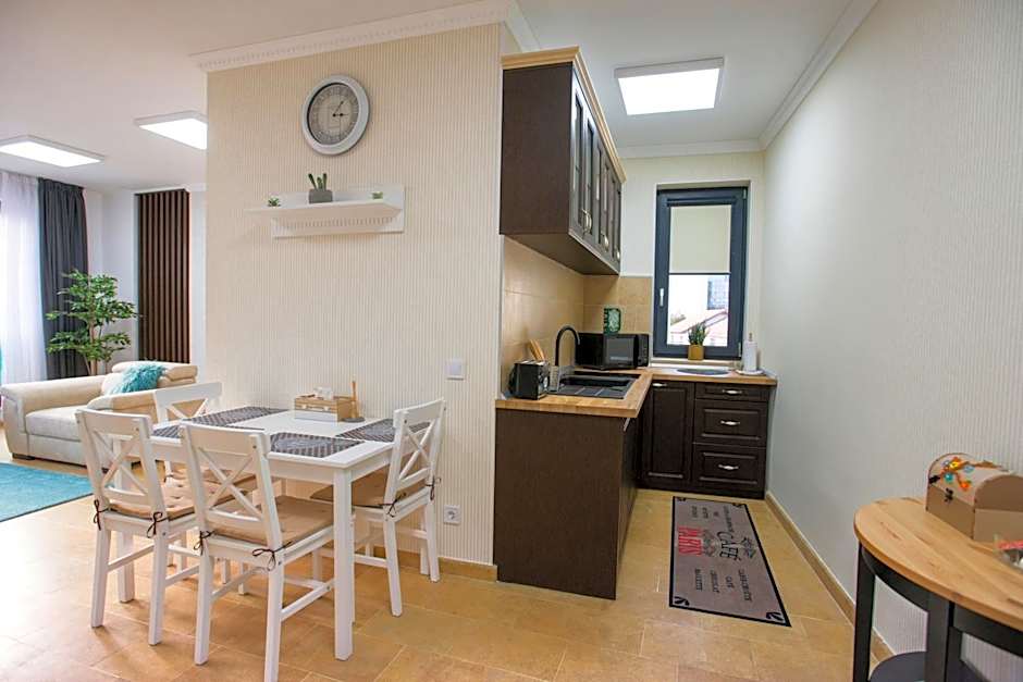 Lira Holiday Apartments