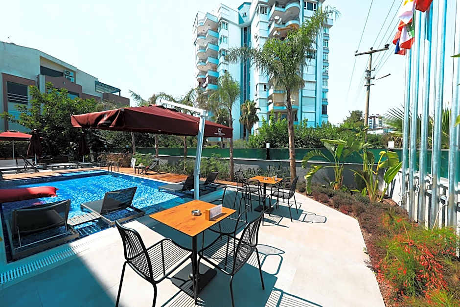 Laren Sea Side Hotel Spa