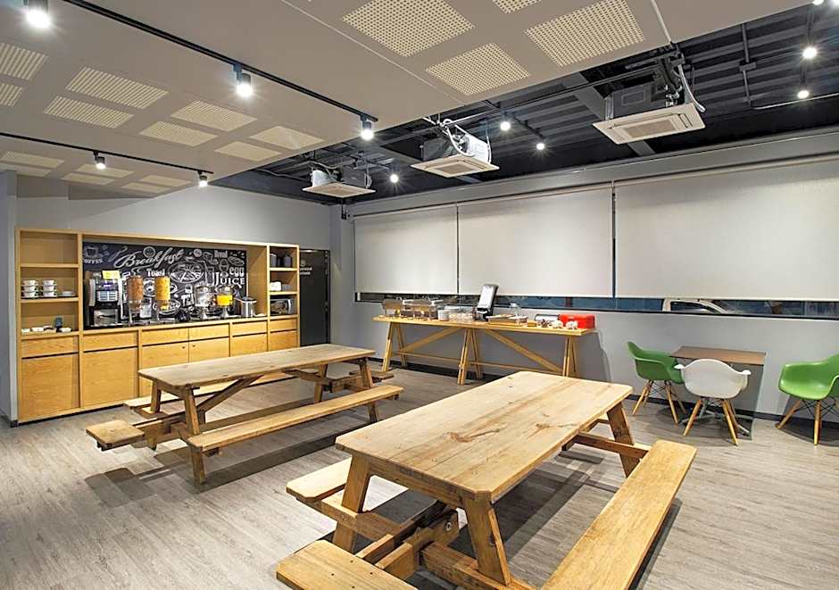 Hotel MX aeropuerto CDMX Trademark Collection by Wyndham