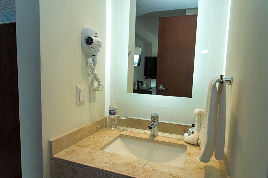 Lithio Hotel