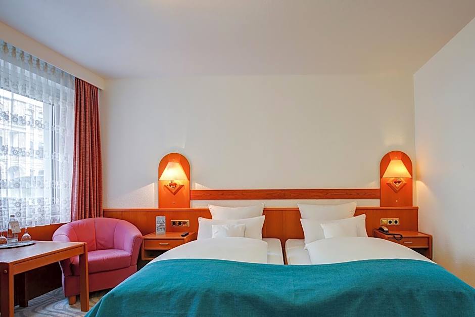 Photo 1 of 4 of Double Room