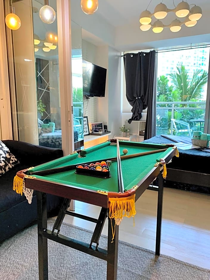 Comfort Condo @ Azure Urban Residences
