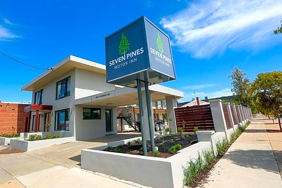 Seven Pines Motor Inn