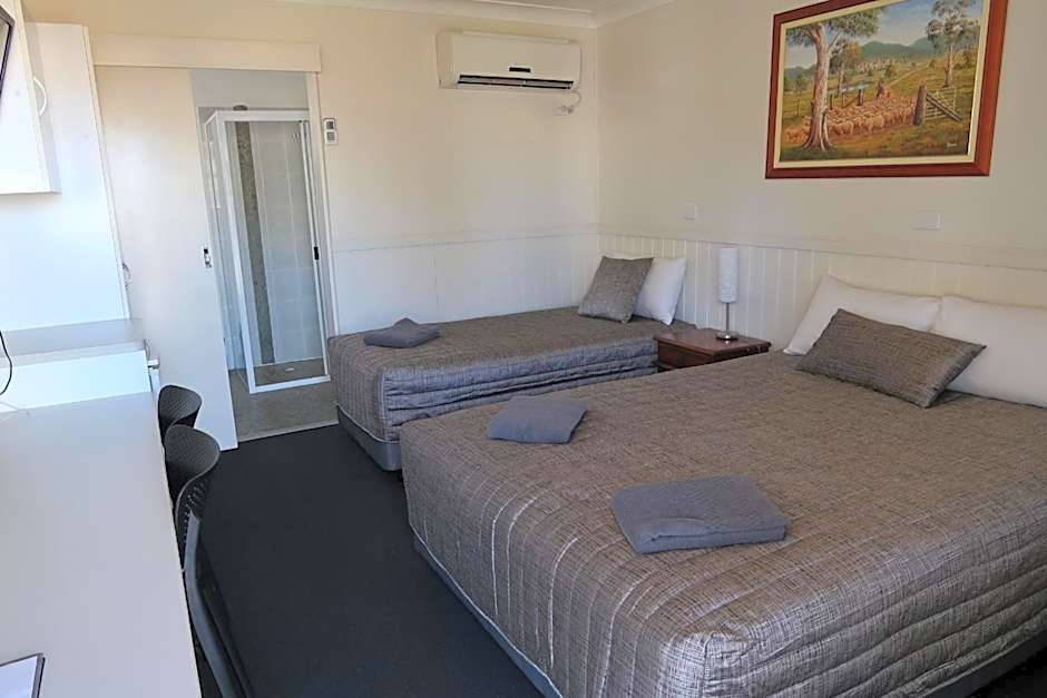 Charleville Waltzing Matilda Motor Inn