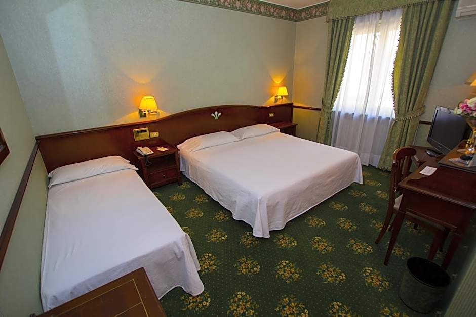 Hotel De La Ville