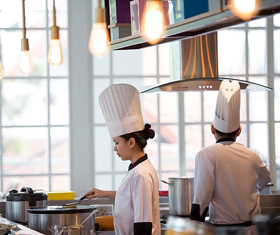 Kampi Hotel Tunjungan - Surabaya