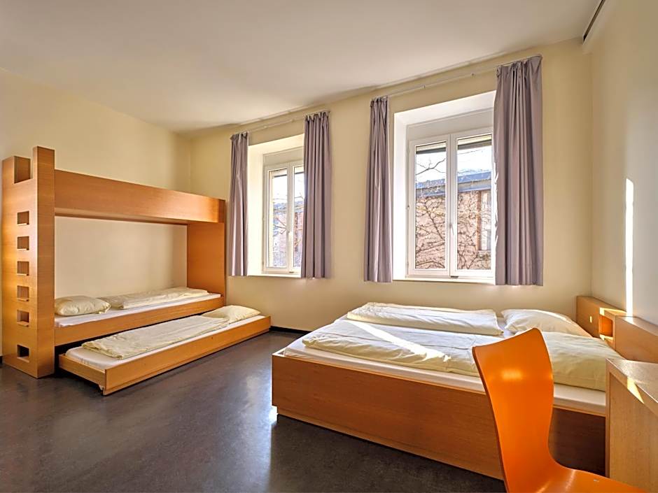 Youth Hostel Schengen / Remerschen