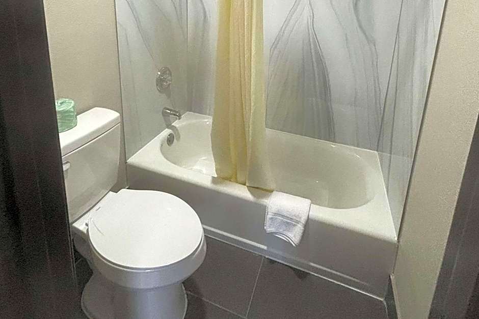 Quality Inn & Suites at Airport Blvd I-65