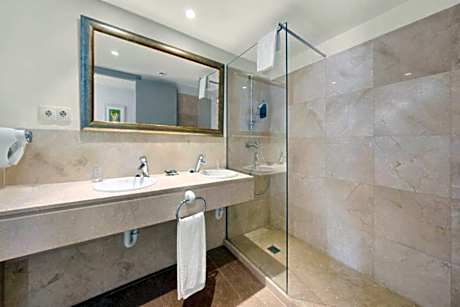 Junior Suite with Balcony