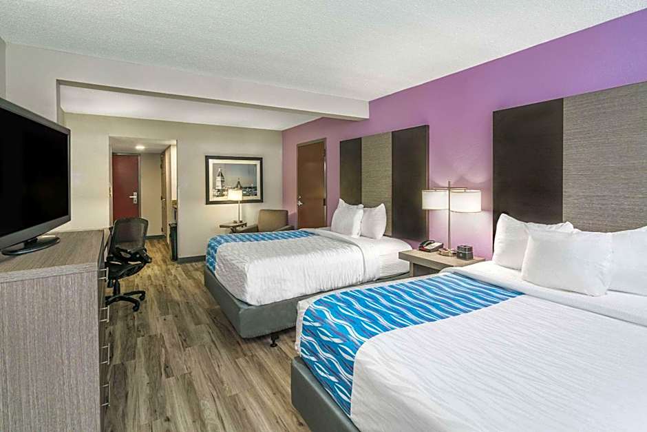 La Quinta Inn & Suites by Wyndham Clarksville