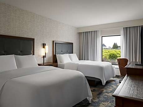 Queen Room with Two Queen Beds and View - Non-Smoking