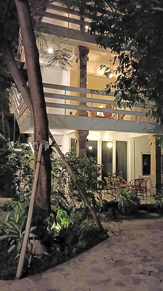 Sari Bunga Hotel - Legian, walking distance to Legian Beach