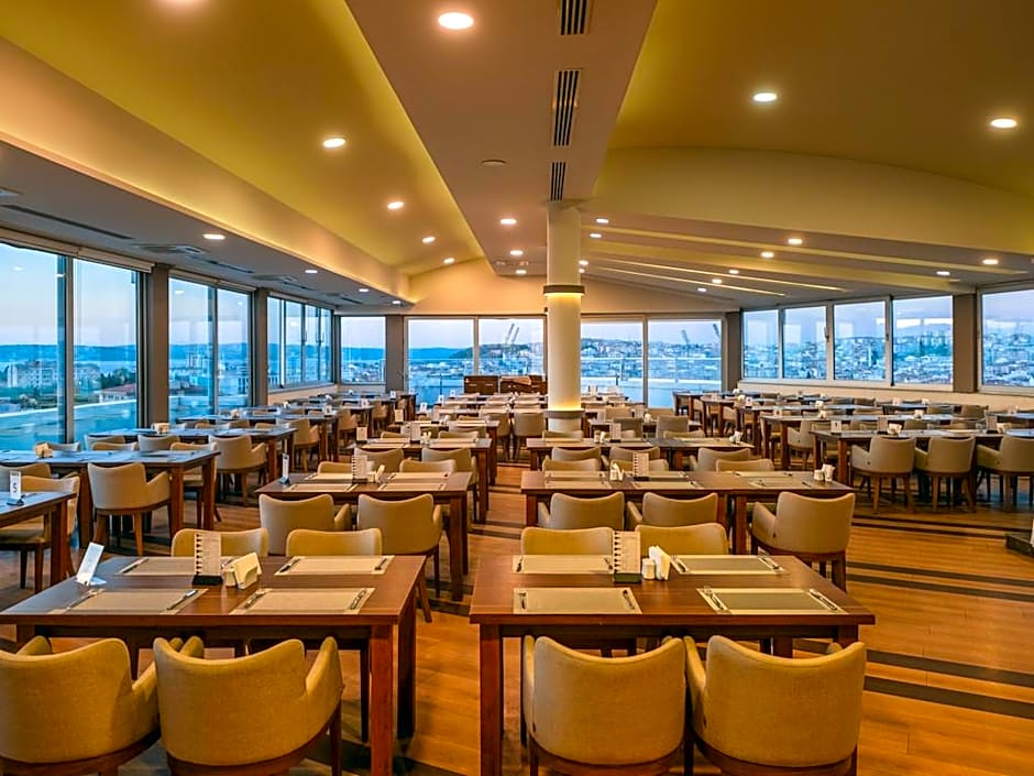 Parion Hotel