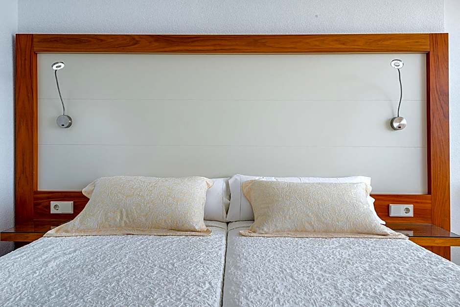 Photo 1 of 3 of Single Room