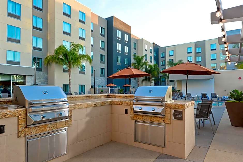 Homewood Suites by Hilton Anaheim Resort