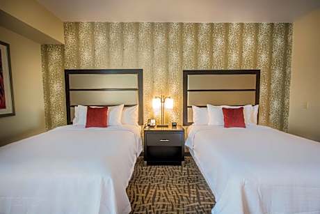 One-Bedroom Queen Suite with Two Queen Beds - Non-Smoking