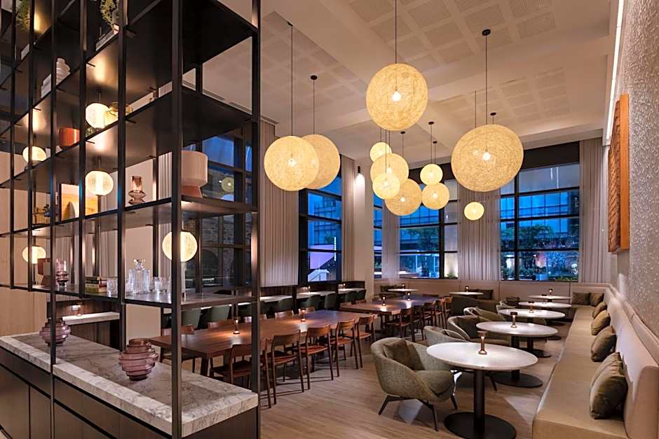 Adelaide Marriott Hotel