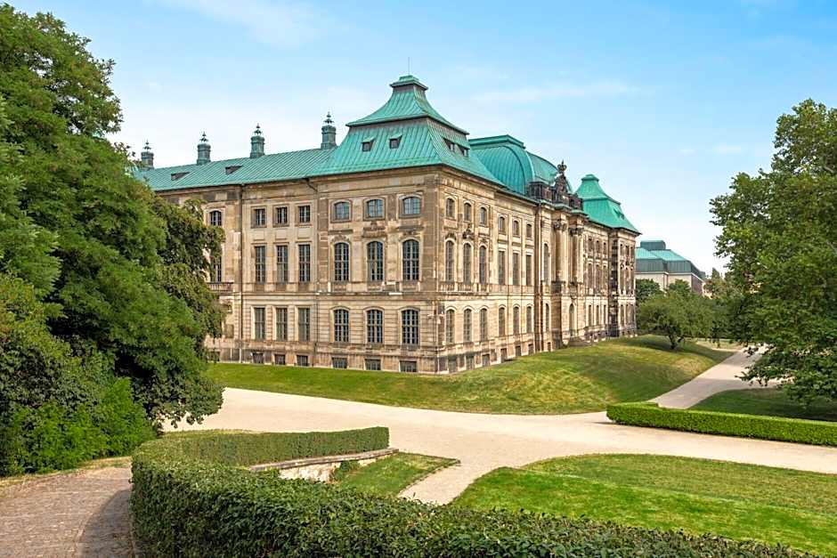 Super 8 by Wyndham Dresden