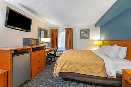 King Room with Hot Tub - Non-Smoking