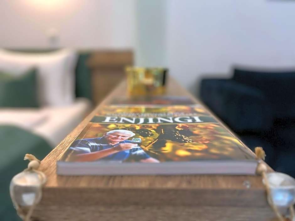 La Luna Premium Deluxe Apartment with Pool & Jacuzzi, Bikes and Covered Parking