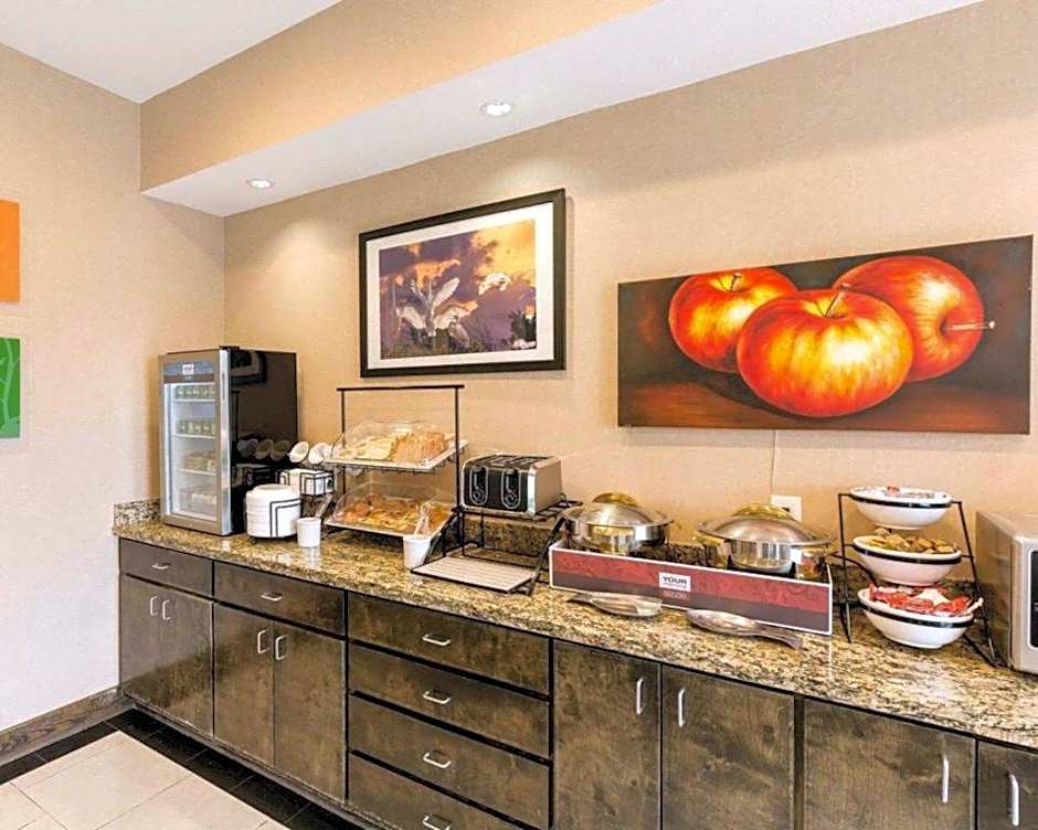 Comfort Inn & Suites Winnie