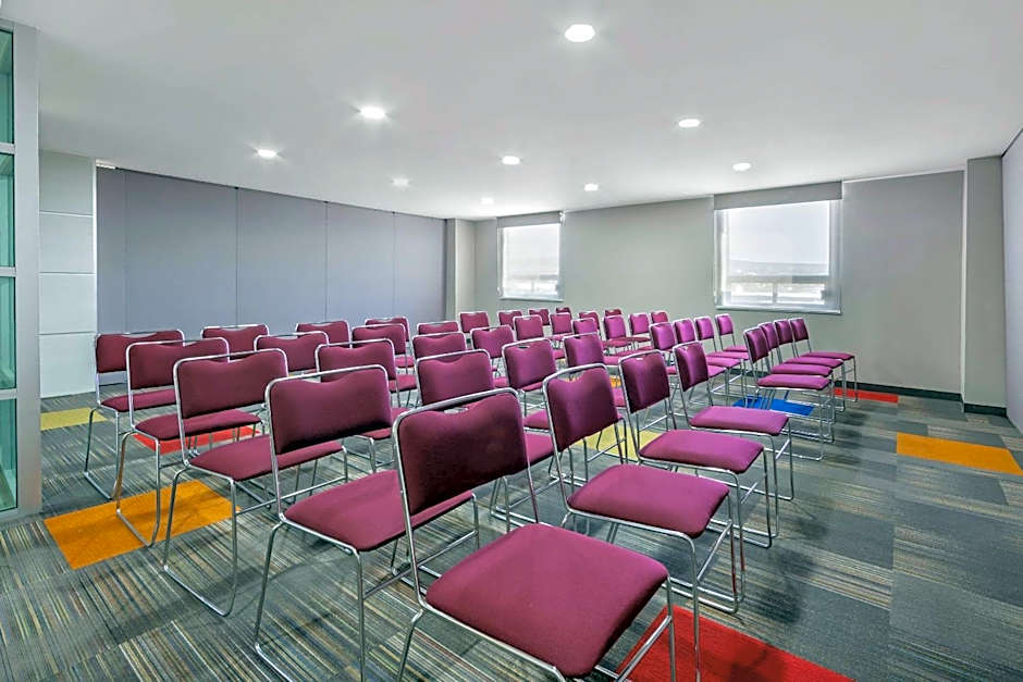 BeWow Hotel Querétaro