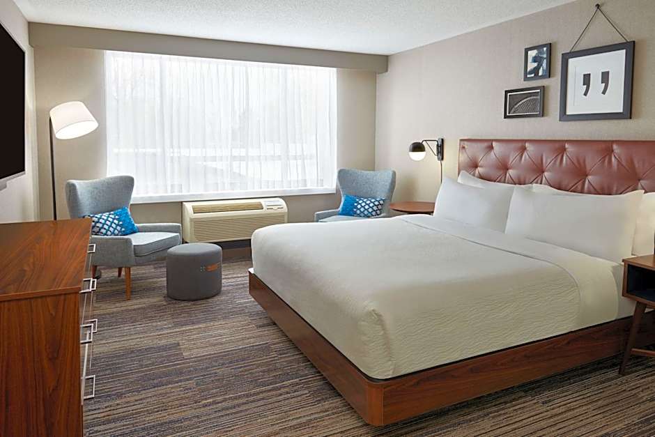 Four Points by Sheraton Point Edward Sarnia