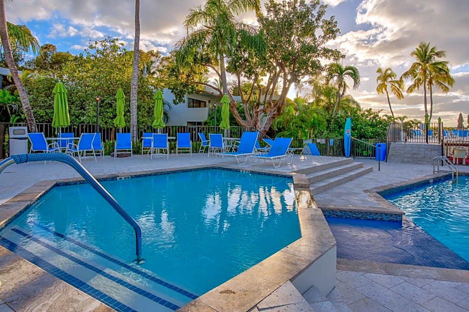 2BR in Key largo w pool and sunset views