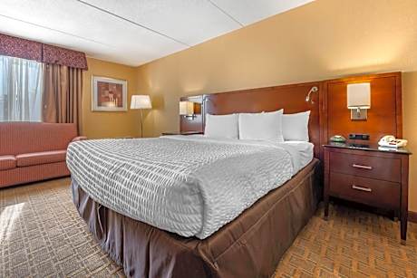 Clarion Hotel Conference Center on Lake Erie