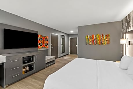 King Room with Shower - Hearing Accessible/Non-Smoking