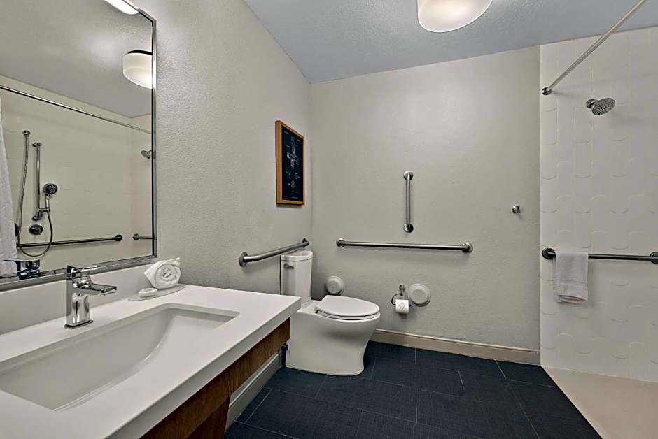 Sonesta Simply Suites Irvine East Foothill